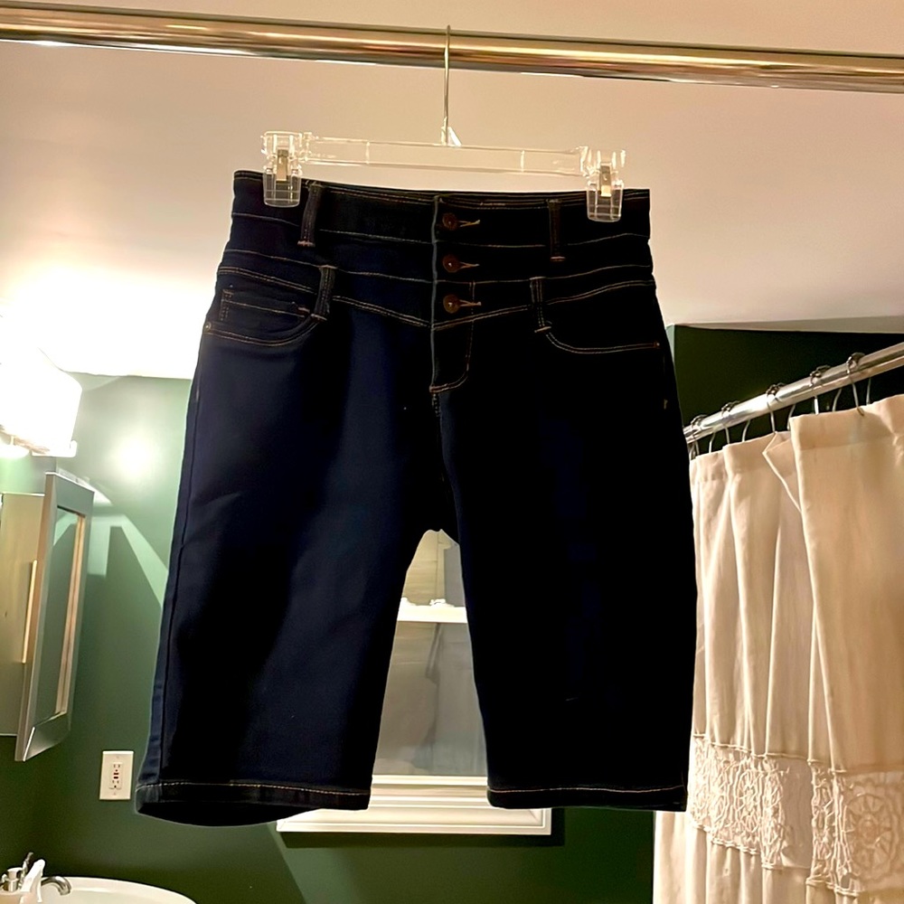 Triple button denim shorts!! Almost knee length, great condition